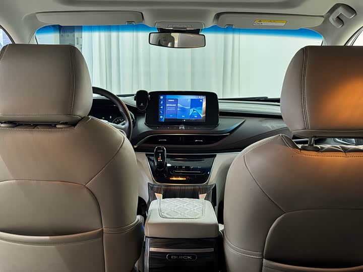 Фото 9 - Buick GL8 ES