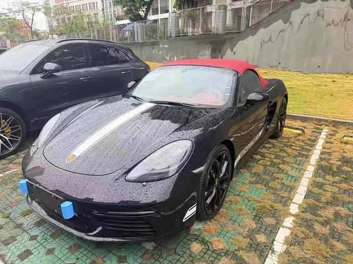 Фото 1 - Porsche 718