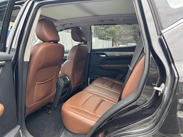 Фото 5 - Geely Vision X6