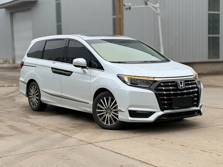 Фото 2 - Honda Elysion