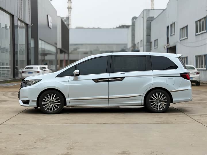 Фото 4 - Honda Elysion