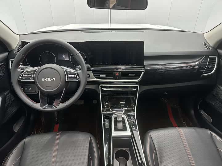 Фото 6 - Kia KX3