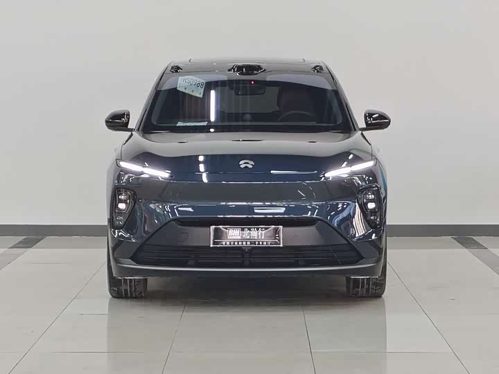 Фото 2 - Nio ES8