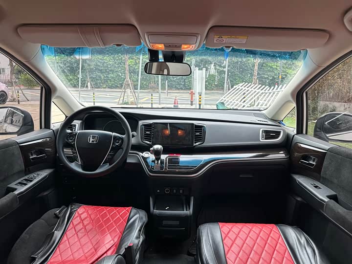 Фото 5 - Honda Odyssey