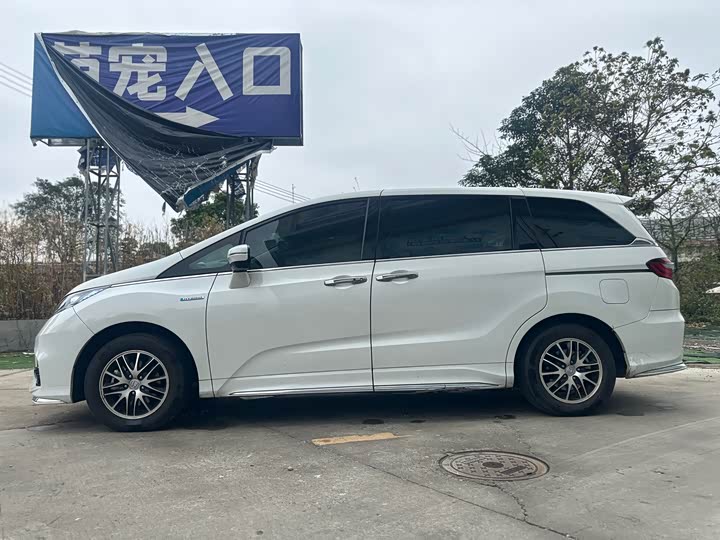 Фото 7 - Honda Odyssey