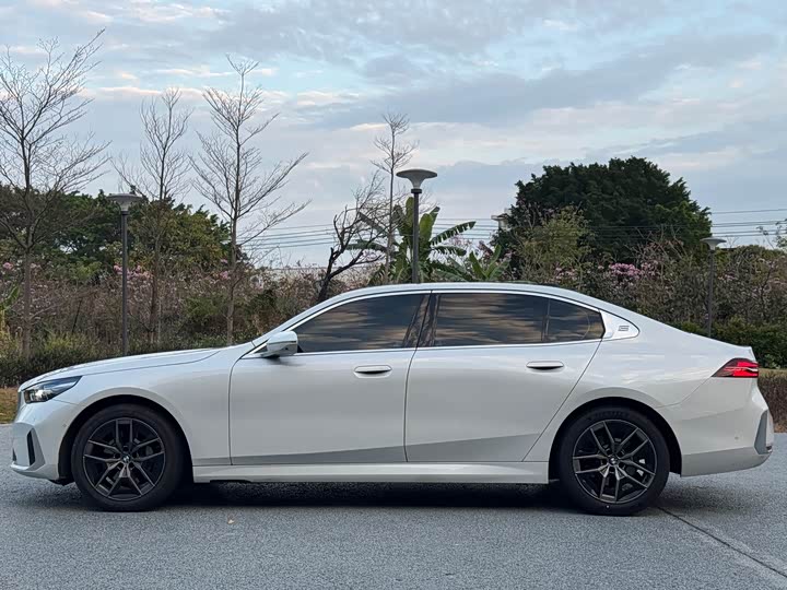 Фото 7 - BMW 5 Series