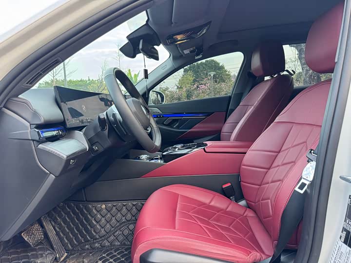 Фото 9 - BMW 5 Series