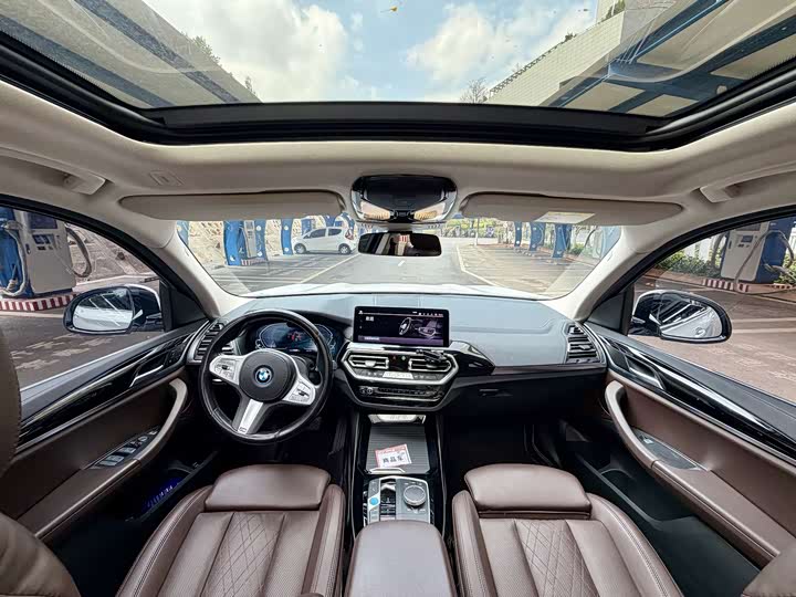 Фото 9 - BMW iX3