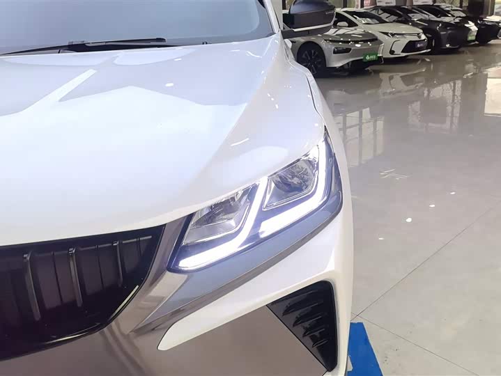 Фото 5 - Geely Coolray