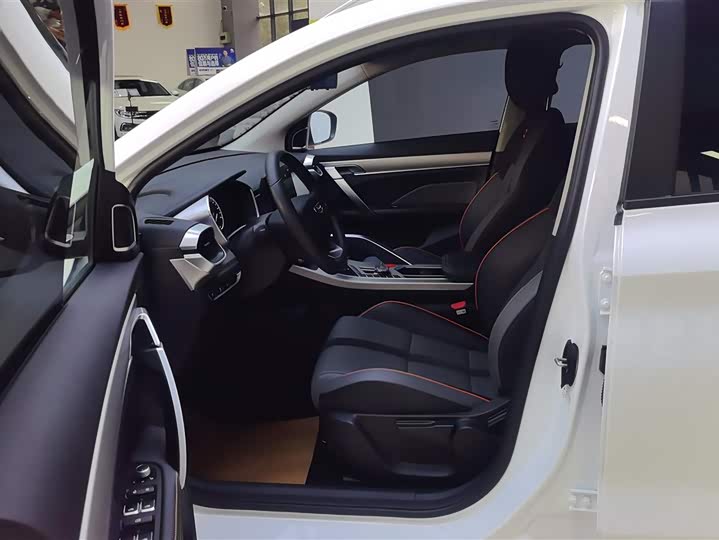 Фото 9 - Geely Coolray