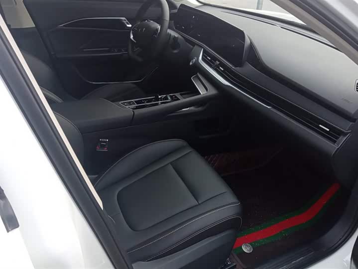 Фото 8 - Bestune B70