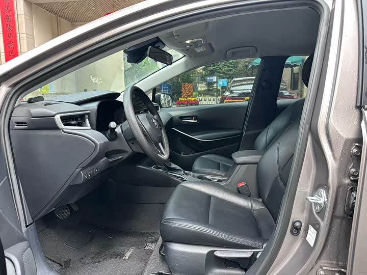 Фото 3 - Toyota Corolla