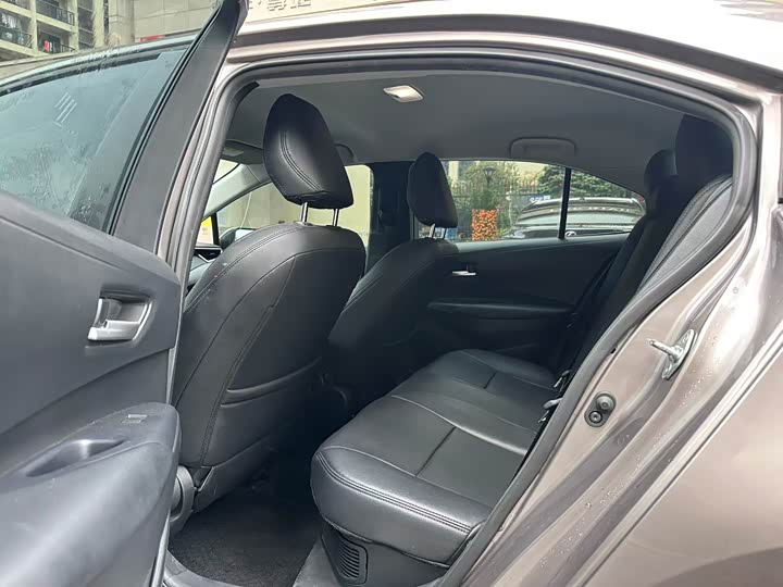 Фото 4 - Toyota Corolla