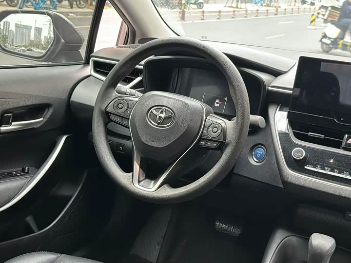 Фото 5 - Toyota Corolla