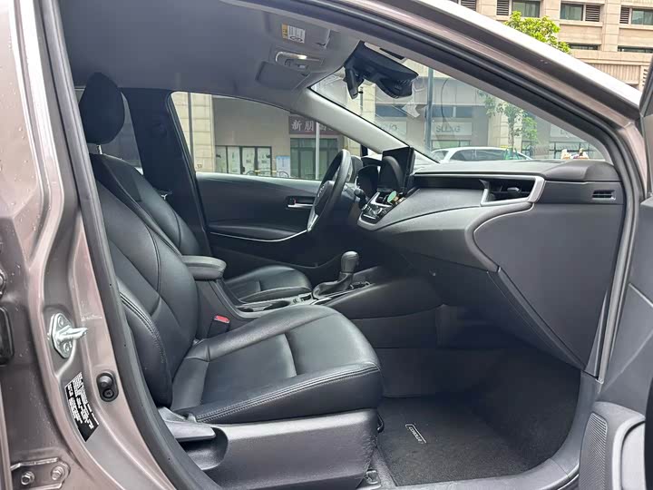 Фото 6 - Toyota Corolla