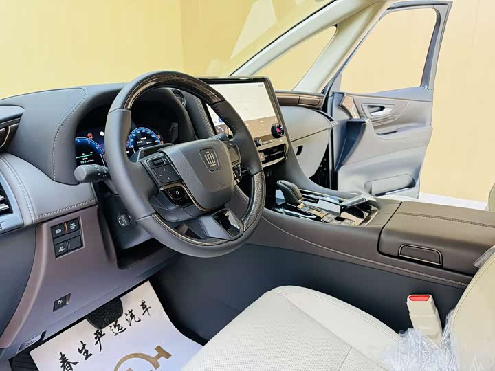 Photo 4 - Toyota Vellfire