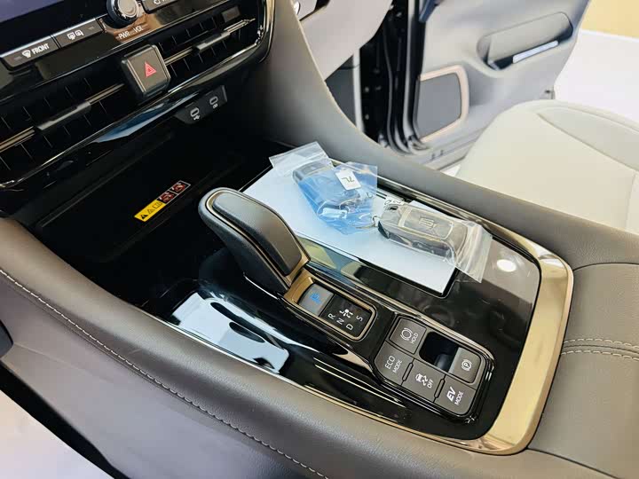 Photo 5 - Toyota Vellfire