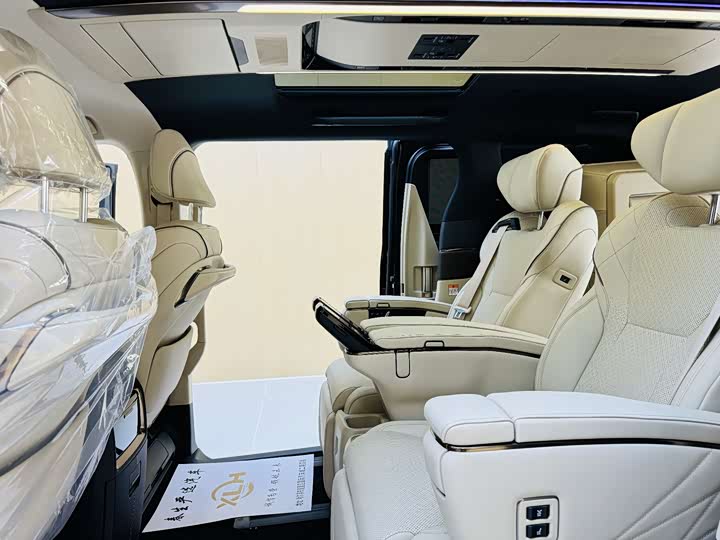 Photo 6 - Toyota Vellfire