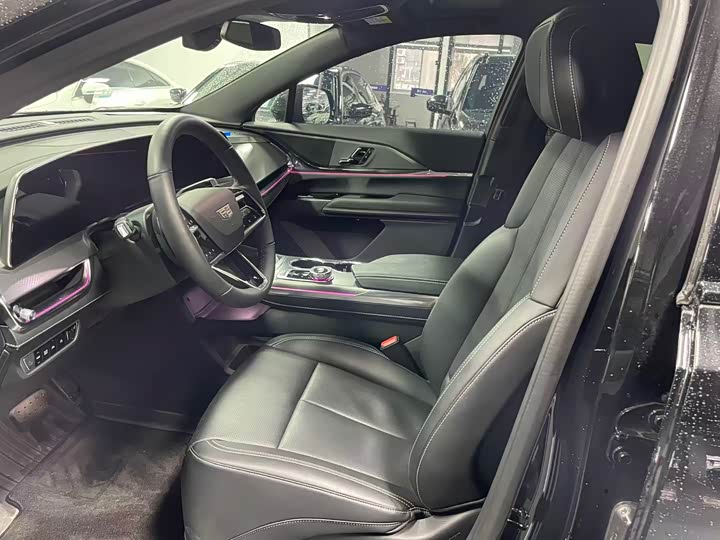 Фото 4 - Cadillac XT5