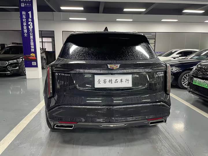 Фото 8 - Cadillac XT5