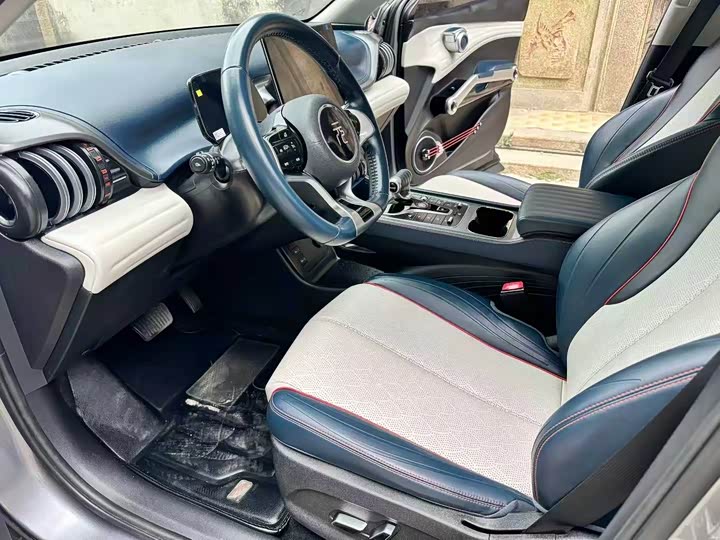 Фото 8 - BYD Yuan Plus