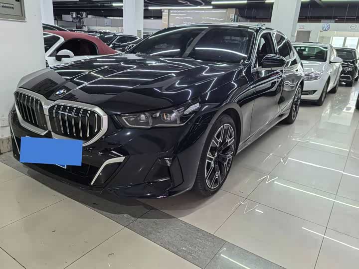 Фото 1 - BMW 5 Series