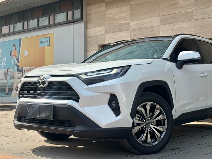 Фото 2 - Toyota RAV4