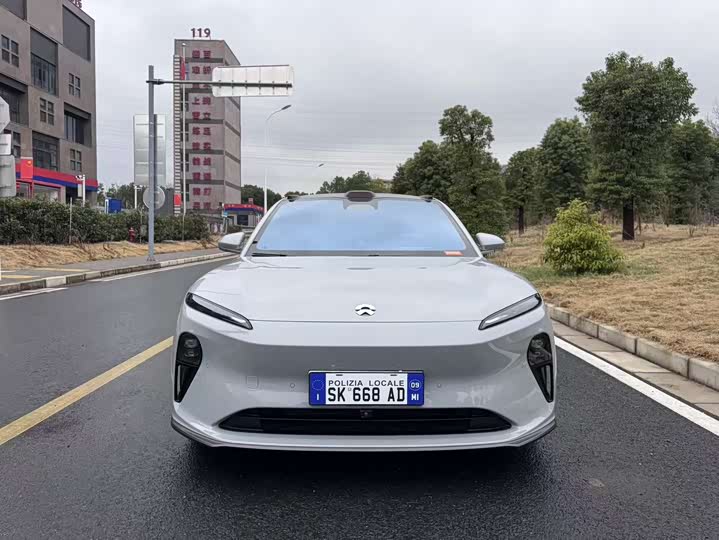 Фото 2 - Nio ET5