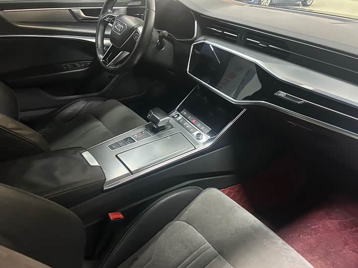 Фото 4 - Audi A6L