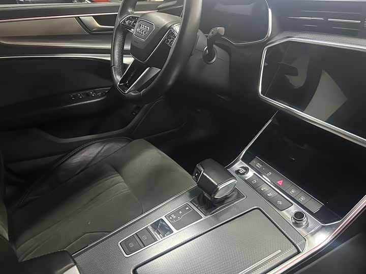 Фото 6 - Audi A6L