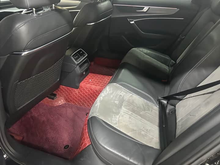 Фото 8 - Audi A6L