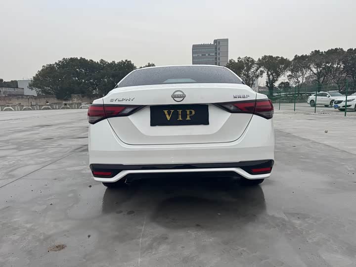 Фото 9 - Nissan Sylphy