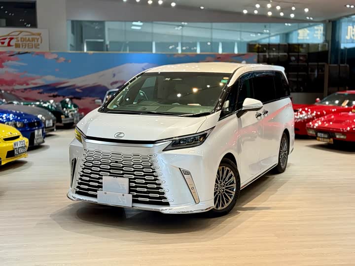 Фото 1 - Lexus LM