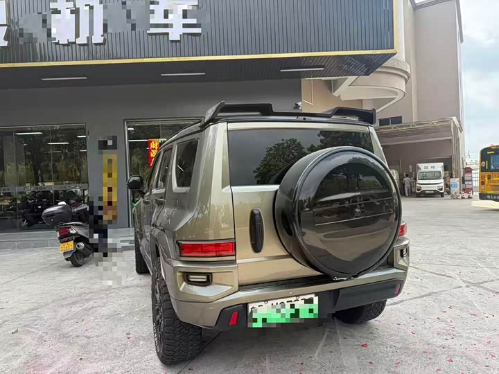 Фото 4 - Tank 700 Hybrid