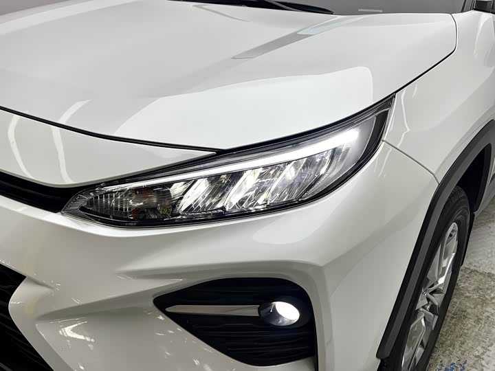 Photo 5 - Toyota Wildlander