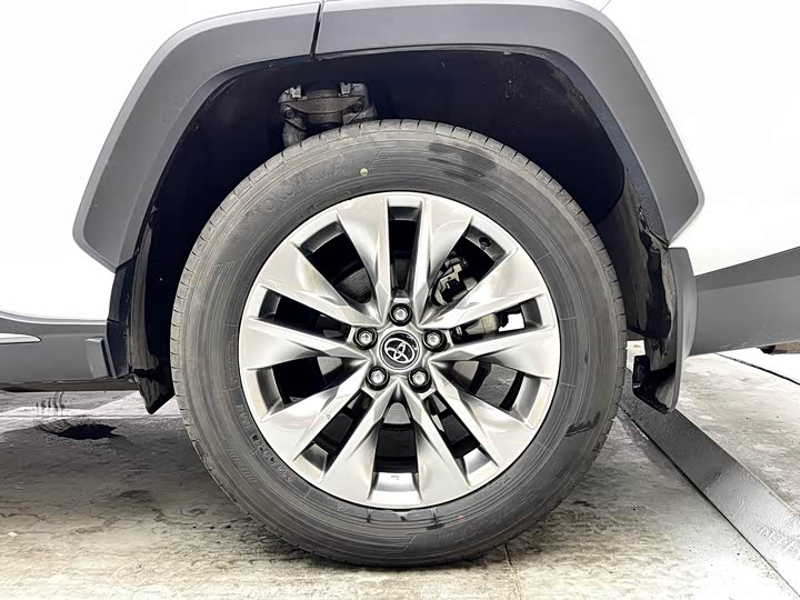 Photo 6 - Toyota Wildlander