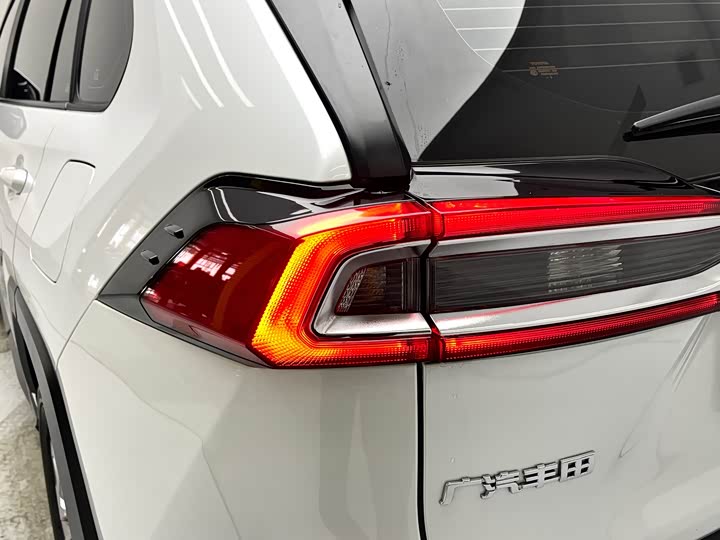 Photo 7 - Toyota Wildlander