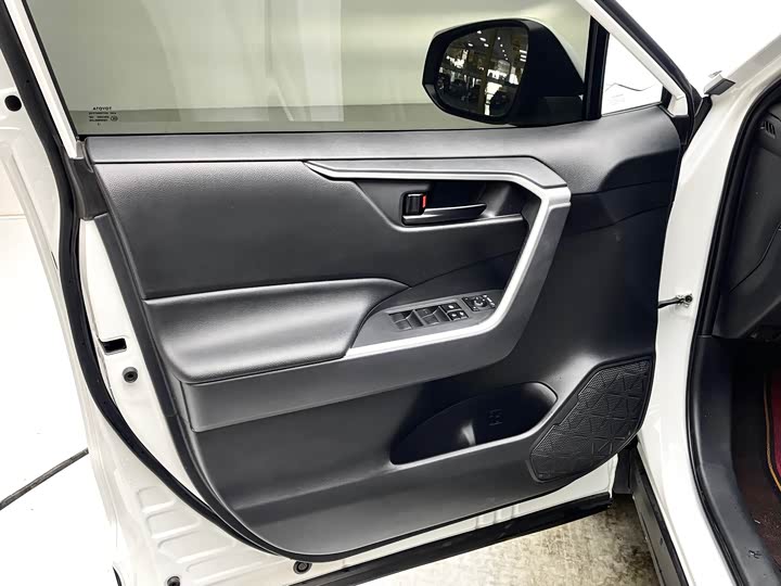 Photo 8 - Toyota Wildlander