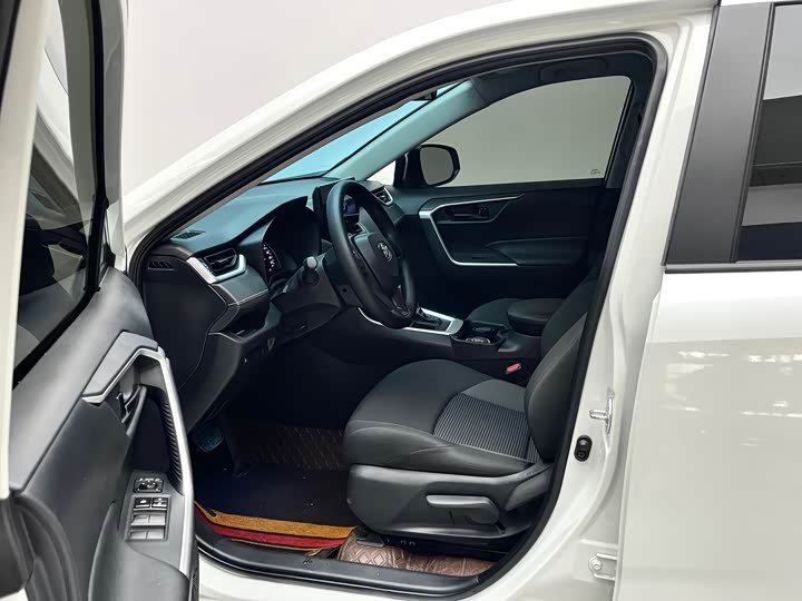 Photo 9 - Toyota Wildlander