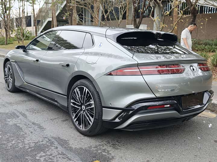 Photo 5 - Denza Z9GT