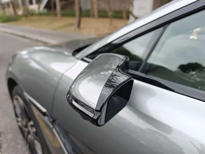 Photo 8 - Denza Z9GT