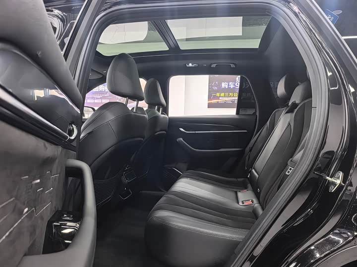 Photo 8 - Tesla Model Y