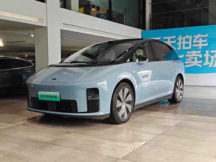 Фото 1 - LiXiang i8