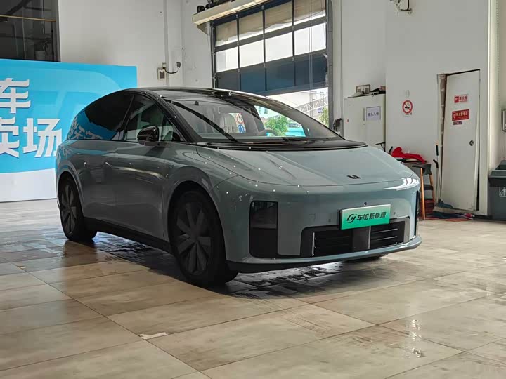 Фото 3 - LiXiang i8