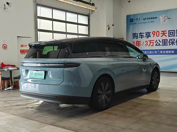 Фото 7 - LiXiang i8