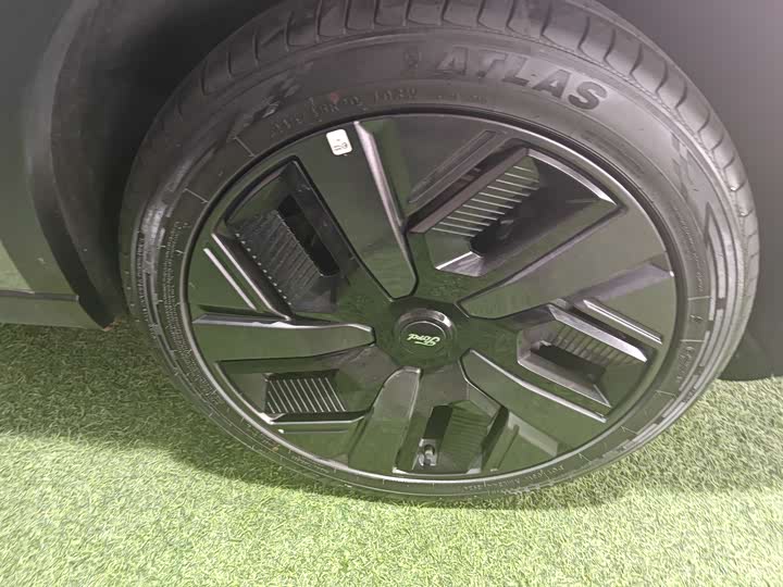 Фото 9 - Ford Equator Hybrid