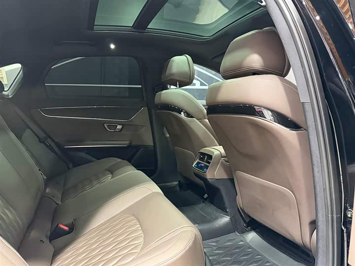 Фото 3 - BYD Han