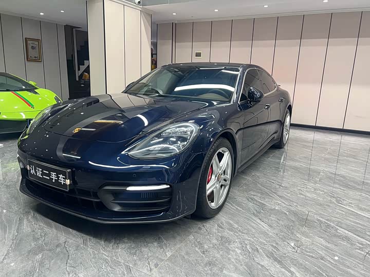 Фото 1 - Porsche Panamera