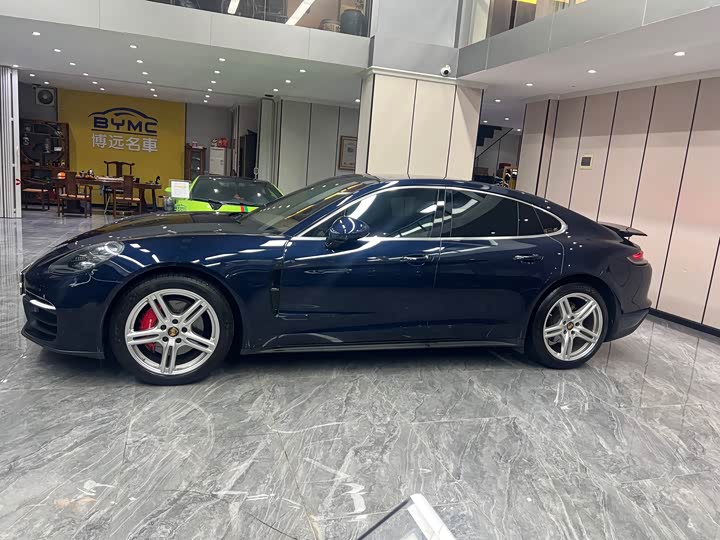 Фото 3 - Porsche Panamera