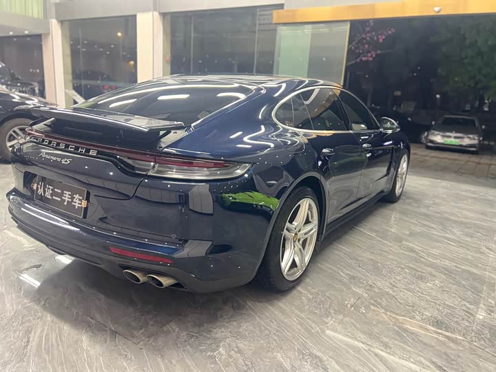 Фото 5 - Porsche Panamera